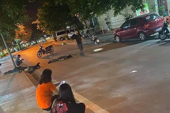 Kinh hoảng khoảnh khắc xe máy 