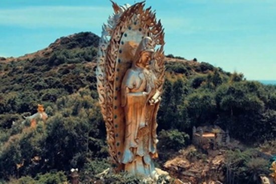 Tượng Phật đôi ở Quy Nhơn