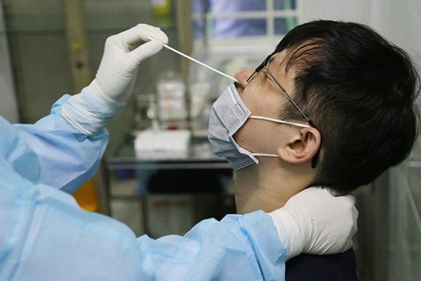 Hà Nội ghi nhận 2 ca dương tính SARS-CoV-2, trong đó có nam bác sĩ BV Phổi Trung ương-1