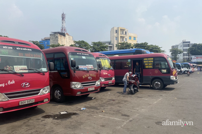 KHẨN: TP.HCM yêu cầu xe khách, taxi không dừng và đón trả khách tại vùng có dịch từ 0h ngày 15/5-1