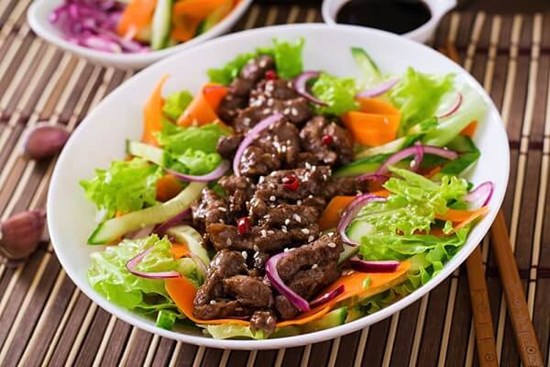 Công thức salad bò bít tết lạ miệng, hấp dẫn cho bữa tối