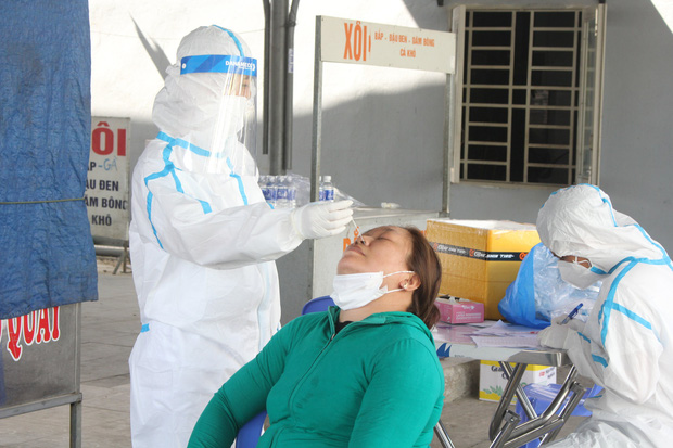 Vụ bé gái 7 tuổi là F2 mắc Covid-19 trong khi F1 âm tính: Do người bố khai sót lịch trình-1