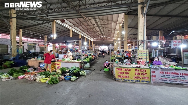 Ổ dịch lớn nhất Bắc Ninh vắng lặng chưa từng thấy trong cao điểm chống COVID-19-9