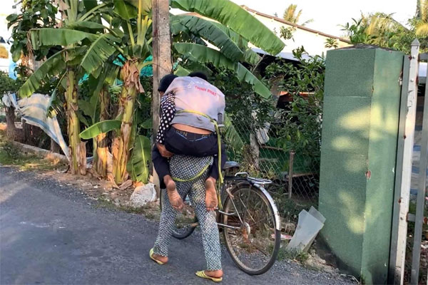 Xôn xao anh chồng bị vợ bỏ, thất nghiệp, ngoại hình tàn tạ bất ngờ lột xác sau khi người lạ đưa đi cắt tóc-5