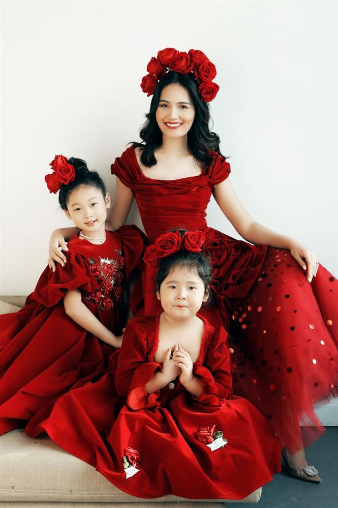 Hoa hậu Hương Giang nuôi con theo đúng kiểu mẹ bỉm hiện đại: Con gái lớn chân dài miên man, gái nhỏ bụ bẫm đáng yêu-6