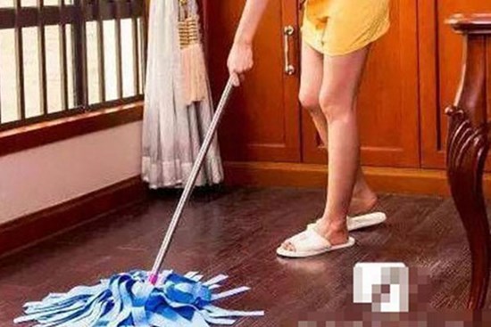 Mẹo giúp bạn không cần phải lau sàn trong một tuần mà nhà vẫn sạch bong kin kít