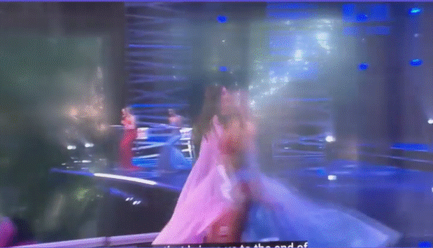 Phạm Hương đăng story ủng hộ Khánh Vân, ai dè bị netizen soi chi tiết chứng minh đang ở Việt Nam?-2