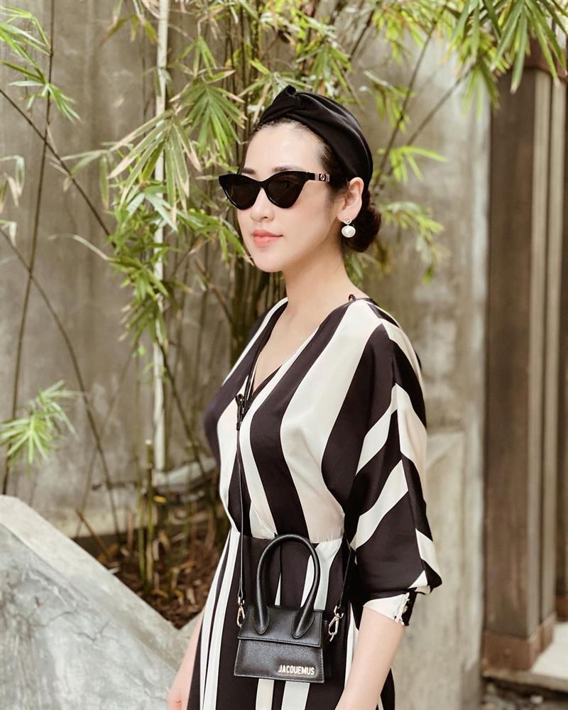 Không lên đồ kiểu phu nhân nhà siêu giàu, style của Tú Anh dạo này rất trẻ xinh nhờ loạt cách mix đơn giản-3