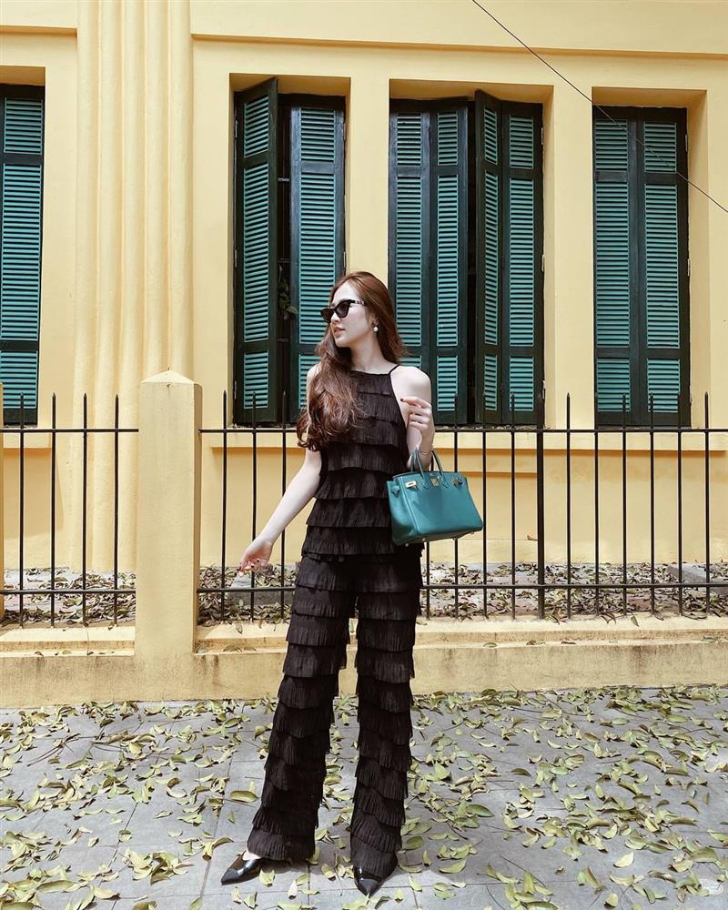 Không lên đồ kiểu phu nhân nhà siêu giàu, style của Tú Anh dạo này rất trẻ xinh nhờ loạt cách mix đơn giản-4