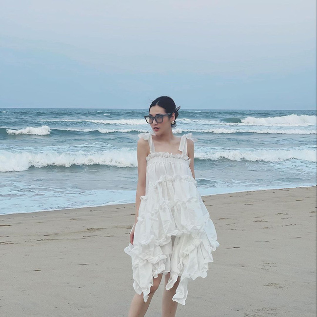 Không lên đồ kiểu phu nhân nhà siêu giàu, style của Tú Anh dạo này rất trẻ xinh nhờ loạt cách mix đơn giản-7