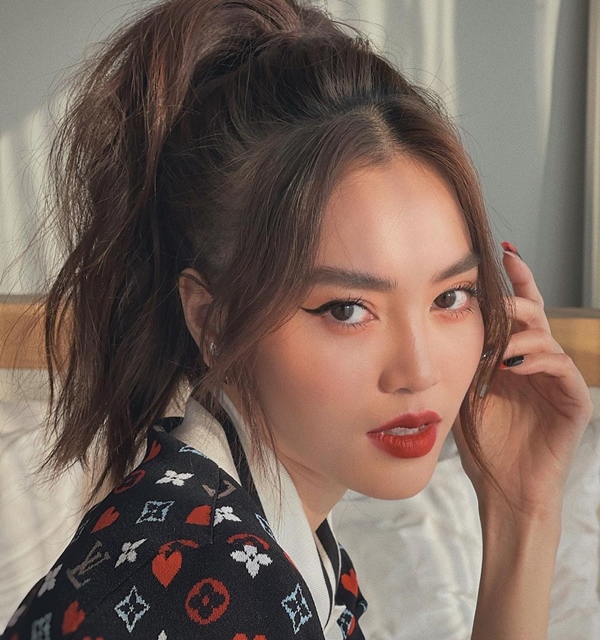 Mãn nhãn với 4 cách buộc tóc của sao Việt: Mùa hè áp dụng thì cực gọn mát, visual còn lên hương-6