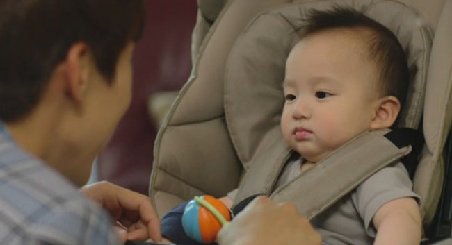 Nhặt được đứa trẻ bị bỏ rơi trước cửa nhà 8 năm trước, khi thằng bé lớn lên, tôi mới biết đó là con ruột của chồng-2