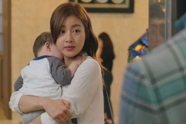 Chuyện mẹ đơn thân xách vali rời khỏi nhà chồng với tài sản duy nhất là đứa con: Ly hôn không phải kết thúc mà là sự khởi đầu-2