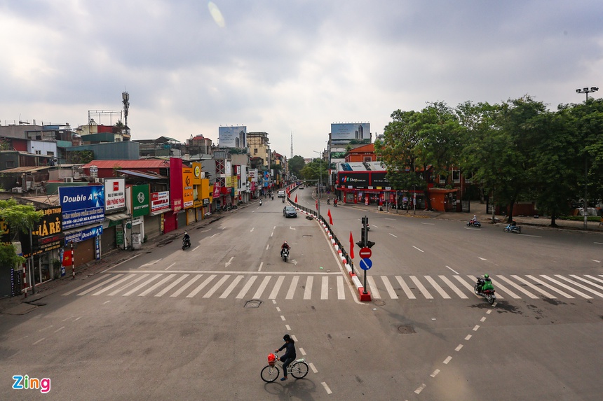 Phố phường Hà Nội vắng vẻ-1