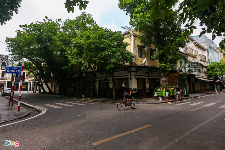Phố phường Hà Nội vắng vẻ-4