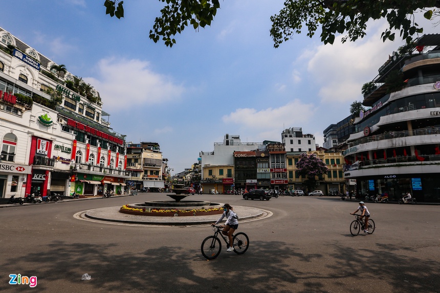 Phố phường Hà Nội vắng vẻ-7