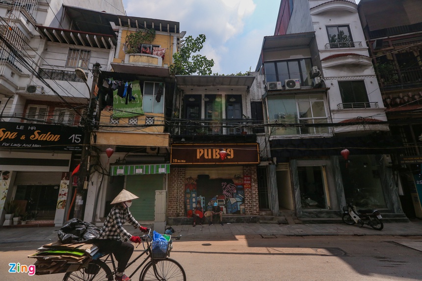 Phố phường Hà Nội vắng vẻ-9