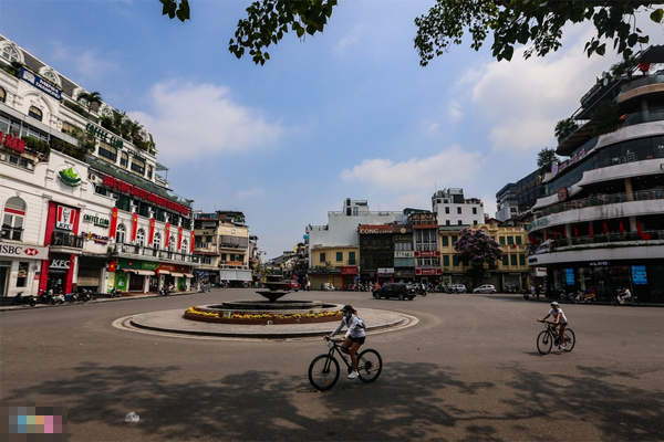 TP.HCM: Giật điện thoại bị cô gái đu vào tay, tên cướp chết ngay tại chỗ sau khi gây tai nạn khiến 2 người khác trọng thương-4