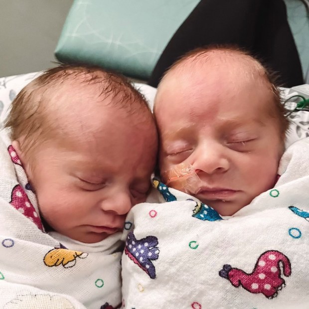 Nghe bác sĩ siêu âm đọc kết quả, bà mẹ đột nhiên bật dậy hỏi lại và ngã ngửa khi nhận được câu trả lời-3