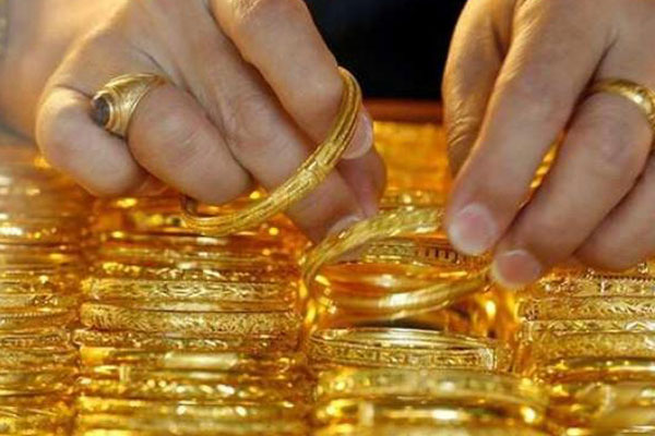 Giá vàng hôm nay 18/5: Tiền ảo lao dốc, vàng tăng dựng đứng-2