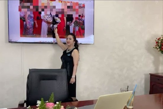 BẤT NGỜ: Bà Phương Hằng đột nhiên tâm sự về người thân duy nhất đang phụng dưỡng, chuyển tiền đều đặn mỗi tháng và vạch mặt hội 22 người bạn thân từng phản bội mình