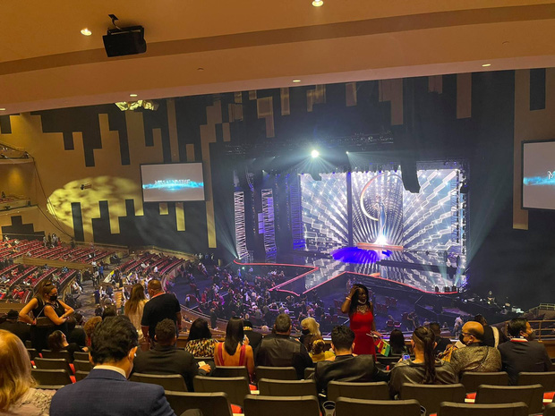 CEO tháp tùng Khánh Vân tại Miss Universe 2020 lại gây crush cực mạnh với ngoại hình bảnh bao-3