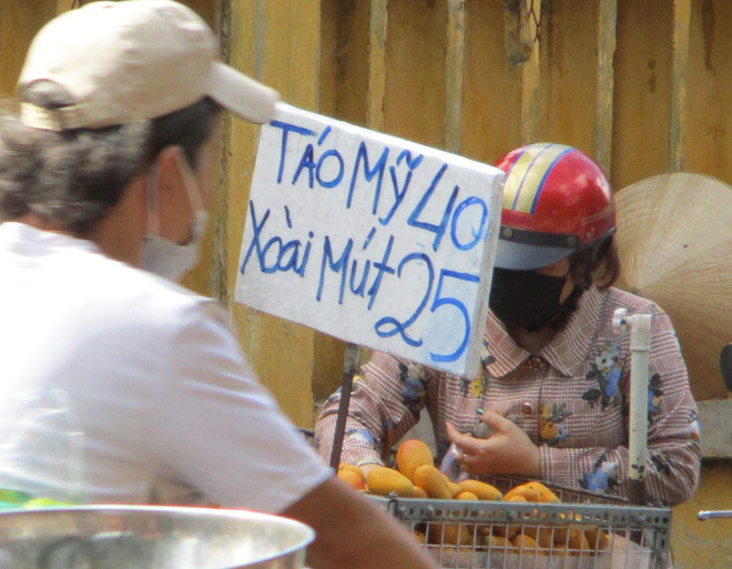 Nghịch lý xoài mút Trung Quốc bán chạy giữa lúc xoài Việt Nam thu hoạch rộ-1