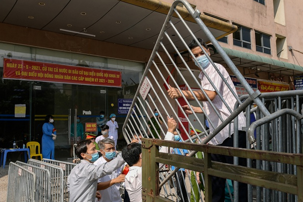 Hà Nội: Phong tỏa một tòa nhà ở chung cư Ecohome 3 có nhân viên Bệnh viện Phổi TW dương tính SARS-CoV-2-1