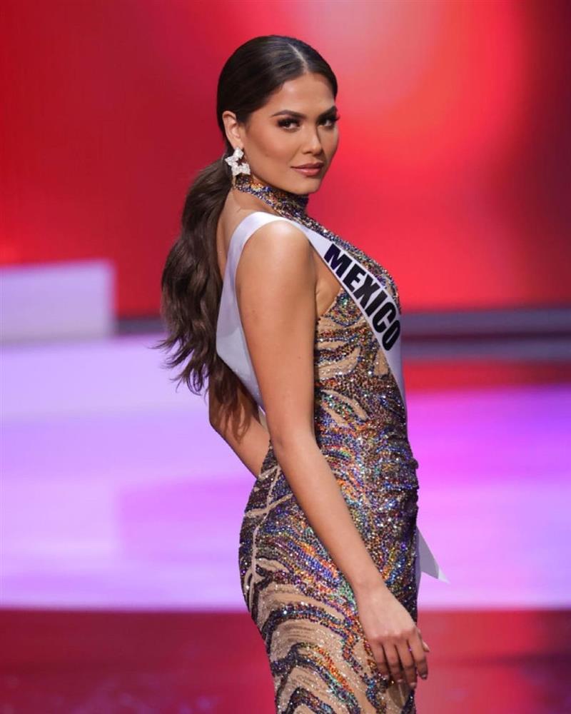 Style đời thường của Tân Hoa hậu Hoàn vũ Mexico: Chuẩn bánh bèo chúa khi diện toàn váy áo hoa lá hẹ-2