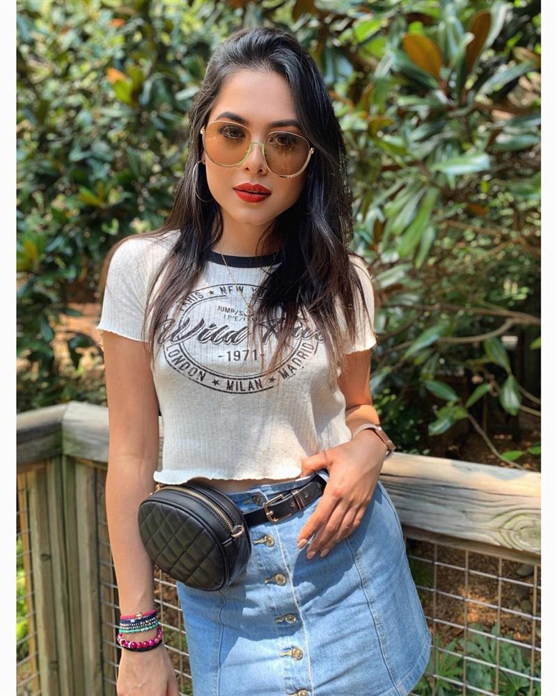 Style đời thường của Tân Hoa hậu Hoàn vũ Mexico: Chuẩn bánh bèo chúa khi diện toàn váy áo hoa lá hẹ-15