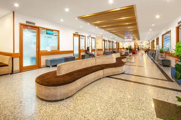 Hà Nội: Phê bình khách sạn chặt chém người cách ly, thu phí cho công an chống dịch-2