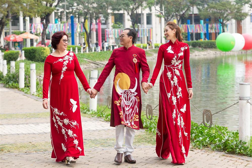 Khánh Vân từng trả lời: Em chẳng có gì ngoài một trái tim yêu thương, xem cách bố mẹ dạy mới hiểu tại sao hoa hậu luôn được khen đẹp cả người cả nết-2