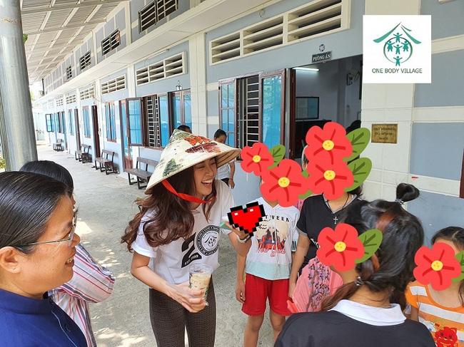 Khánh Vân từng trả lời: Em chẳng có gì ngoài một trái tim yêu thương, xem cách bố mẹ dạy mới hiểu tại sao hoa hậu luôn được khen đẹp cả người cả nết-9
