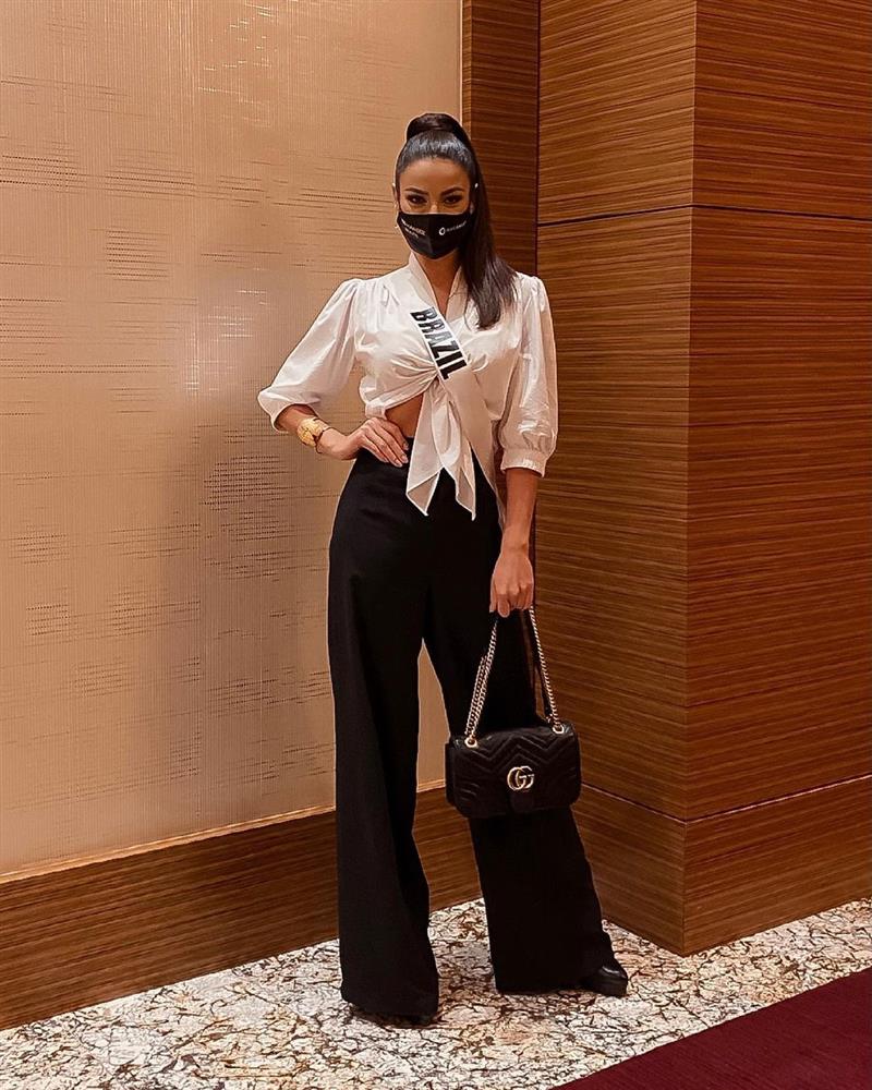 Á hậu 1 Miss Univese 2020 từng diện bộ quốc phục nhức nhối, hành trang chinh chiến chỉ hơn 10 bộ đồ-3