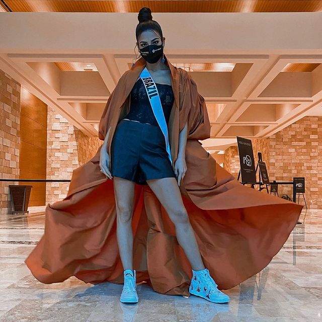 Á hậu 1 Miss Univese 2020 từng diện bộ quốc phục nhức nhối, hành trang chinh chiến chỉ hơn 10 bộ đồ-5