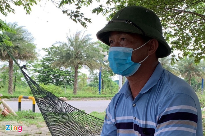 Kỷ luật công an đứng nhìn tài xế taxi vật lộn với tên cướp-1