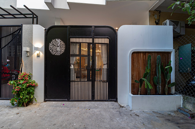 Có mảnh đất 75m2, vợ chồng Đà Nẵng xây nhà cực khéo: Trong nhà nghe tiếng nước chảy, ngoài vườn nghe tiếng chim hót-2