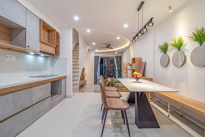 Có mảnh đất 75m2, vợ chồng Đà Nẵng xây nhà cực khéo: Trong nhà nghe tiếng nước chảy, ngoài vườn nghe tiếng chim hót-10