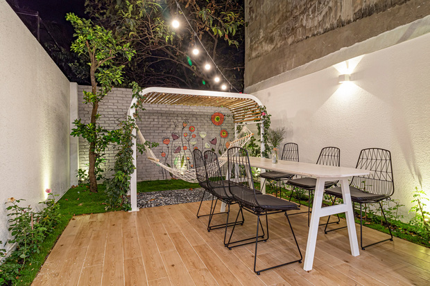 Có mảnh đất 75m2, vợ chồng Đà Nẵng xây nhà cực khéo: Trong nhà nghe tiếng nước chảy, ngoài vườn nghe tiếng chim hót-18