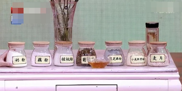 Từng cắt dạ dày, bị lao phổi, vợ chồng bác sĩ sống khỏe tới 80 tuổi nhờ 2 thứ này-2