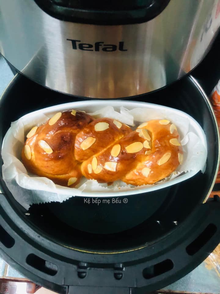 Có nồi chiên không dầu mà chưa thử làm bánh mì hoa cúc thần thánh thì thật thiếu sót lắm chị em ơi!-12