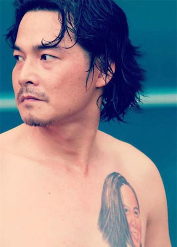 Quách Ngọc Ngoan khéo léo xử lý hình xăm Phượng Chanel to giữa ngực sau nhiều lần bị nghi còn tơ vương” người cũ-3