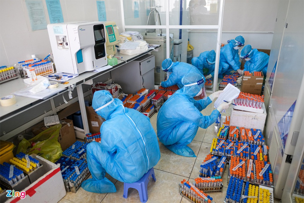 Hà Nội: Nam sinh lớp 11 mắc Covid-19 là F2 thành F0, từng đến quán trà sữa Tocotoco và nhiều hàng quán khác-1