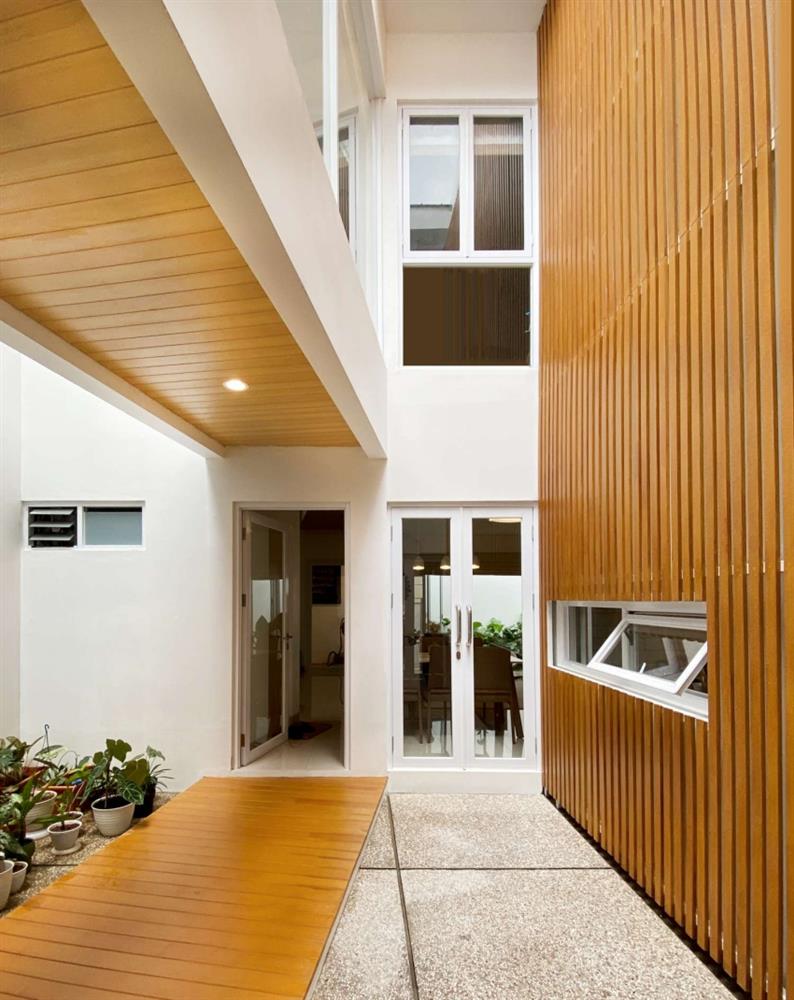 Ngôi nhà 75m2 có thiết kế cực chất, tận dụng nguồn năng lượng vô giá của thiên nhiên tạo ra không gian sống thoáng mát, ngập tràn nắng và gió-7