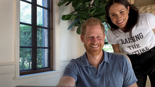 Hoàng tử Harry kìm nén nước mắt, lồng ghép hình ảnh đám tang Công nương Diana trong phim tài liệu mới khiến dư luận phẫn nộ-4