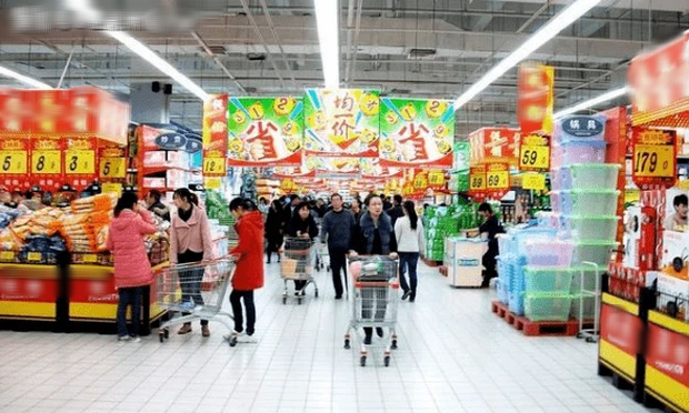 Nam nhân viên an ninh đòi lục soát túi bé gái vì nghi ăn cắp, người mẹ xử trí khiến mọi người cứng họng, sự thật sau đó càng gây ngỡ ngàng-1