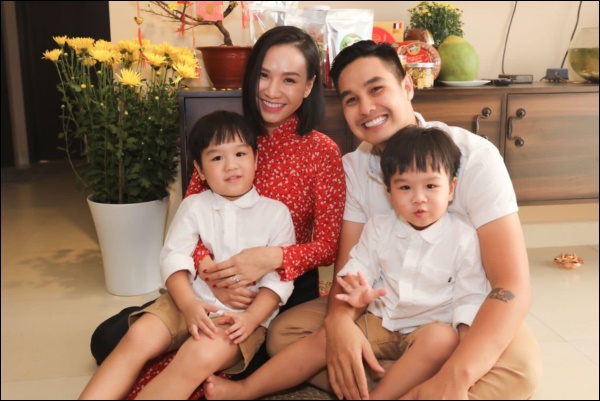 Quý tử sinh đôi 5 tuổi được vợ chồng Baggio rèn luyện làm việc này, nhìn qua đã thấy bố mẹ thật khéo dạy con-1