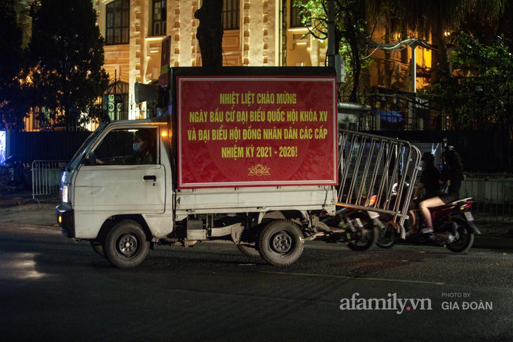 Khẩn trương trong đêm test nhanh COVID-19 cho cán bộ, nhân viên Bộ Giao thông Vận tải-8