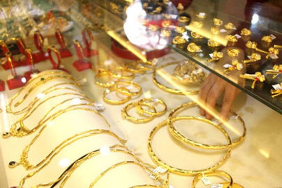 Giá vàng hôm nay 19/5: Mạnh tay xuống tiền, tiếp tục tăng giá