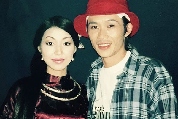 Nữ ca sĩ tuyên bố là vợ Hoài Linh, thay chồng đối mặt với bà Phương Hằng là ai?-3